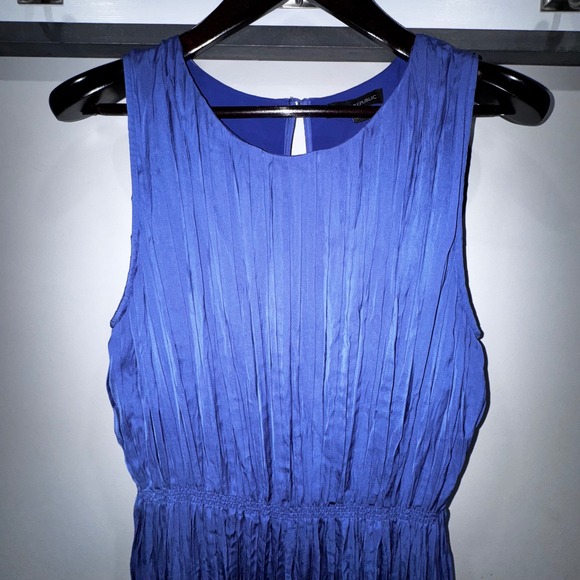 Banana Republic Gathered Pleated Blue Pleated Maxi Dress Size XL Keyhole  $148 - mordernwear.com